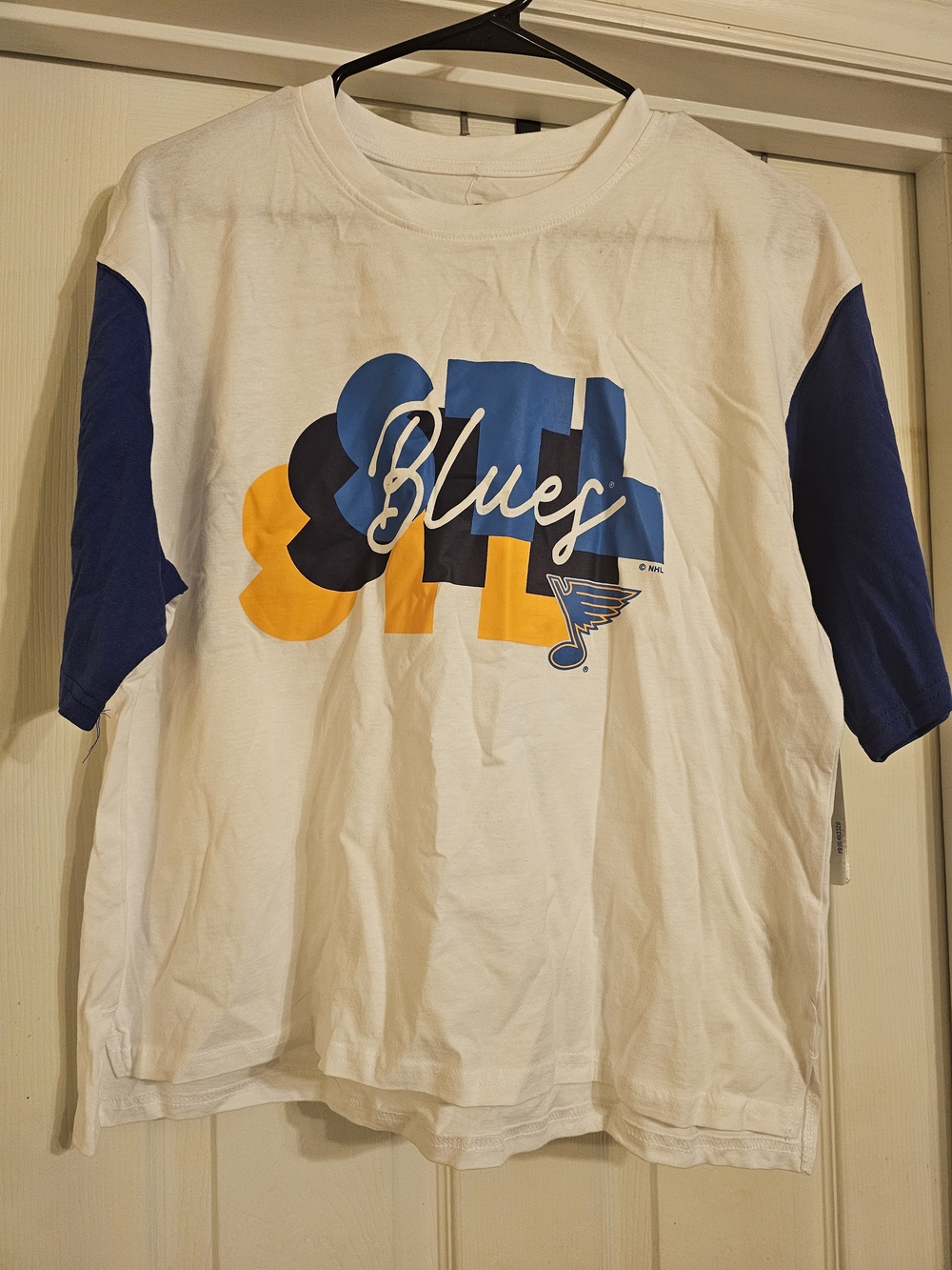 NWT St. Louis Blues T-shirt. Size:M 8/10.